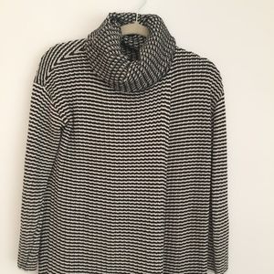 XS CAbi Fergie sweater
